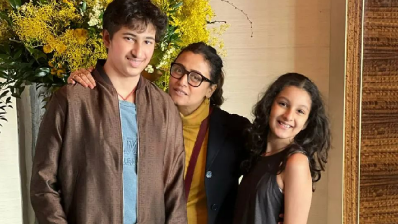 Namrata Shirodkar with her children