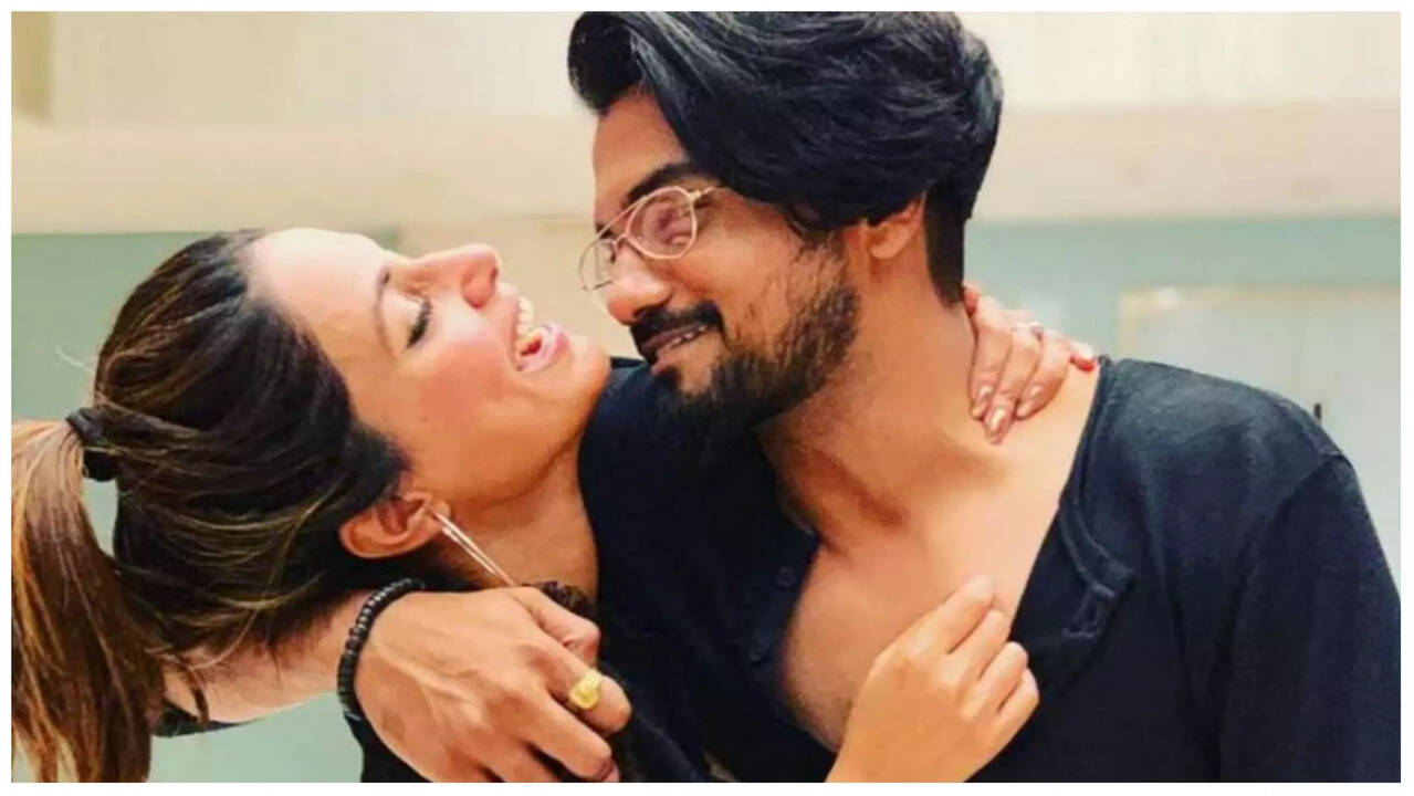 Hina Khan's breakup with Rocky Jaiswal did not happen- रॉकी जयसवाल के साथ  नहीं हुआ हिना खान का ब्रेकअप | Zoom TV