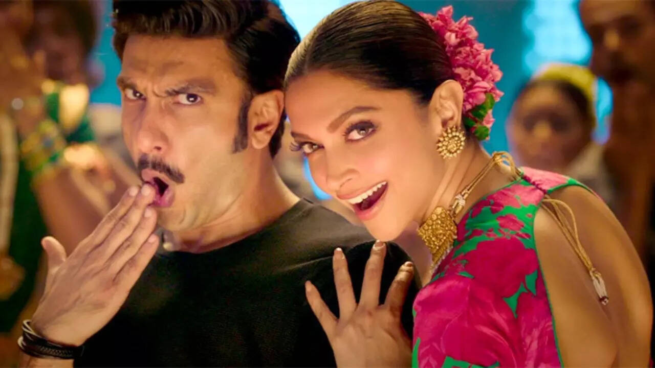 Current Laga Re ft Deepika Padukone and Ranveer Singh out now