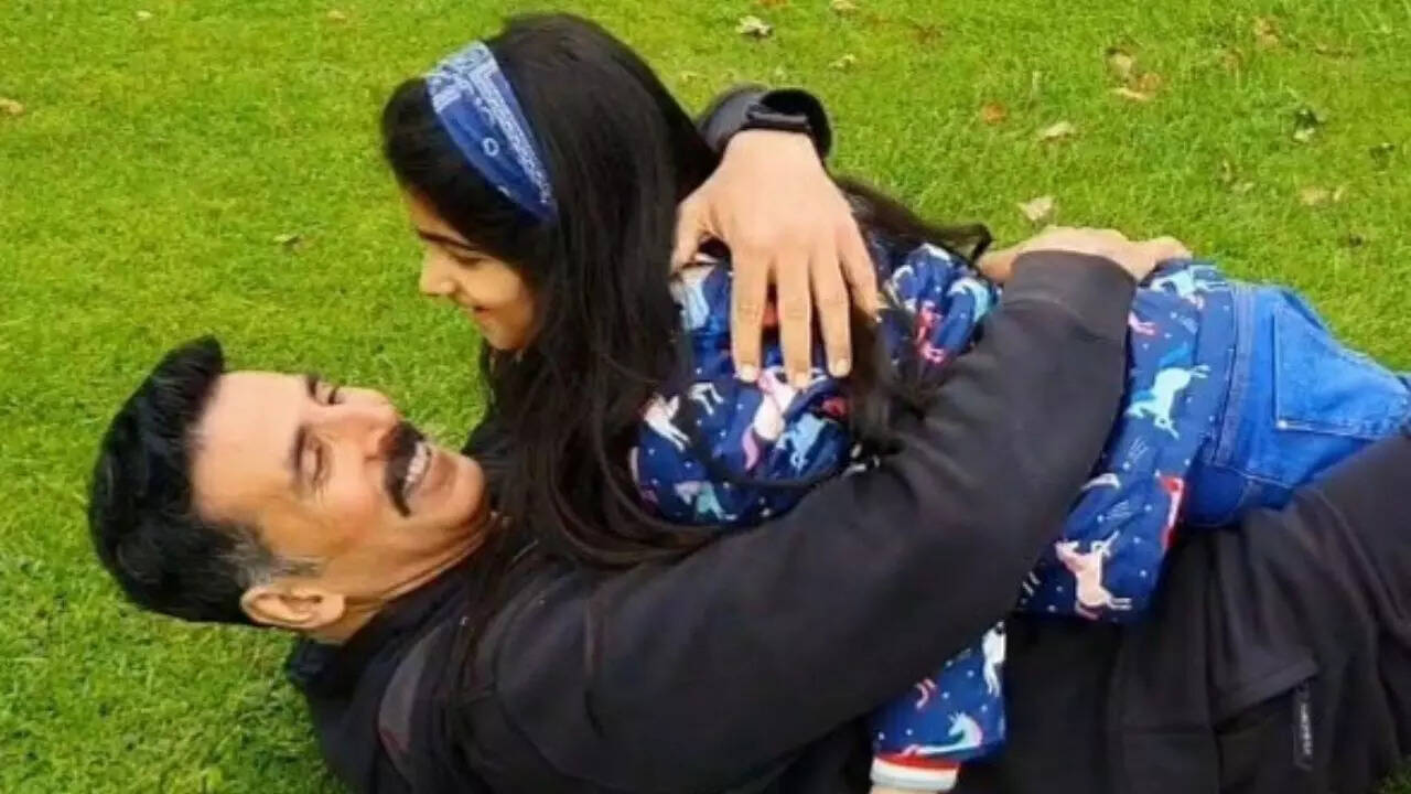 Akshay Kumar with daughter Nitara