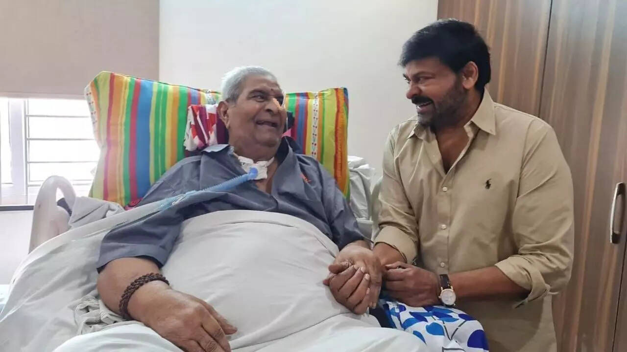 When Chiranjeevi, Kaikala Satyanarayana's photos went viral