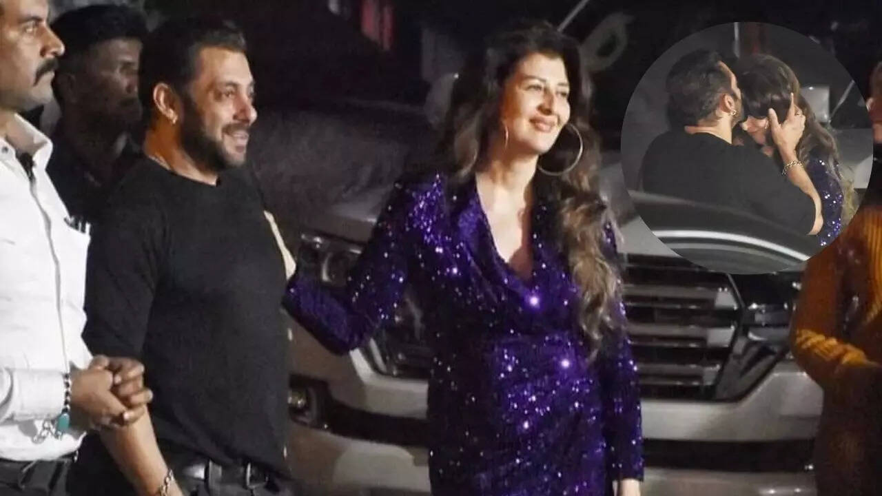 Sangeeta Bijlani, Salman Khan's photos from his birthday bash go viral