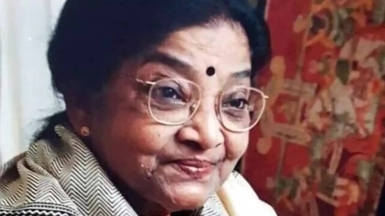 Veteran singer Sumitra Sen passes away at 89