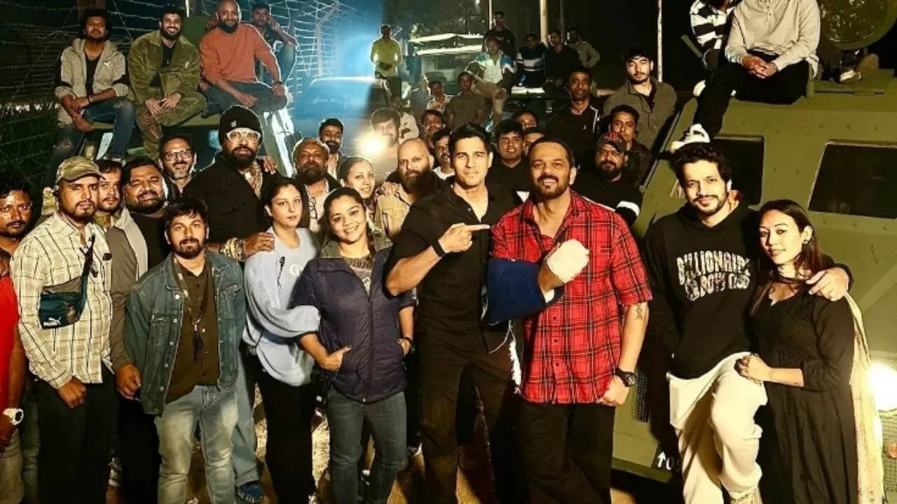 Rohit Shetty returns to the sets of his web show Indian Police Force; Sidharth Malhotra calls him an inspiration