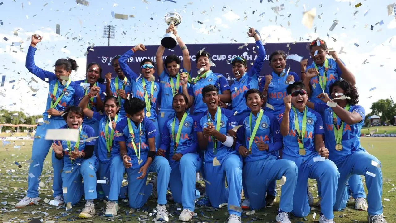 Celebs congratulate U-19 Indian women cricket team for World Cup win