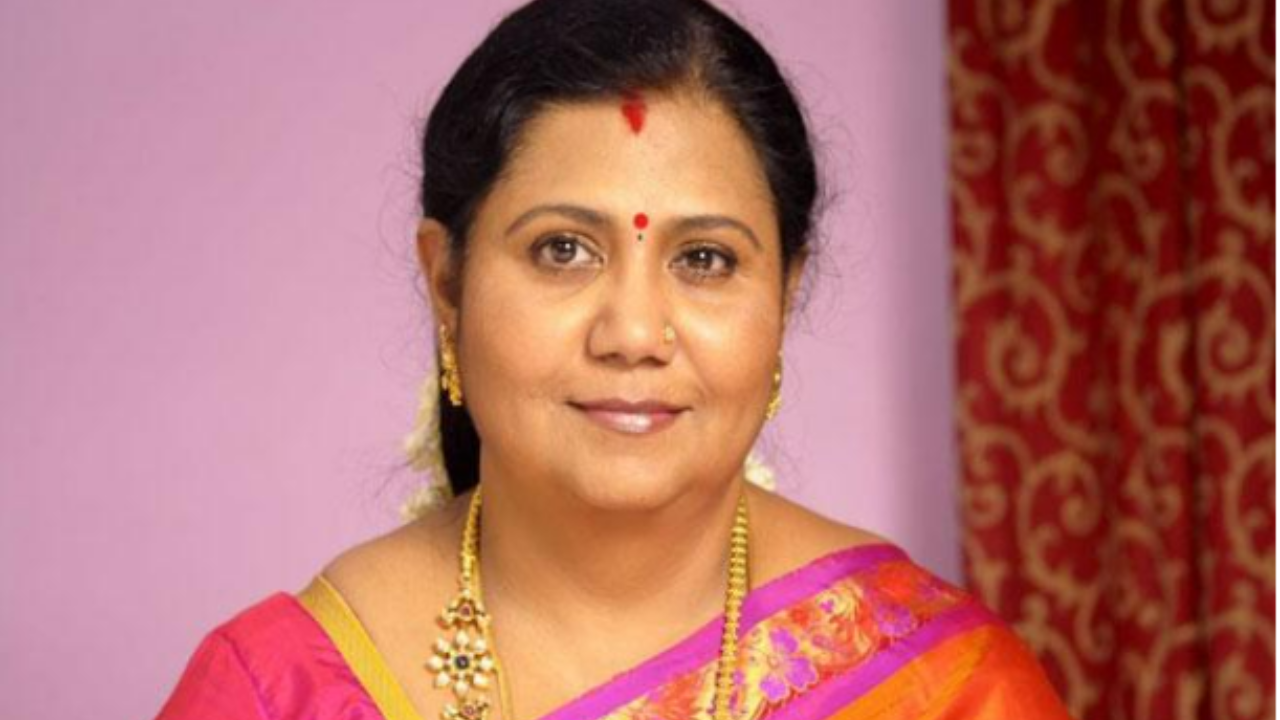 Senior actress Kutty Padmini opens up about the love affair of her husband and her personal secretary