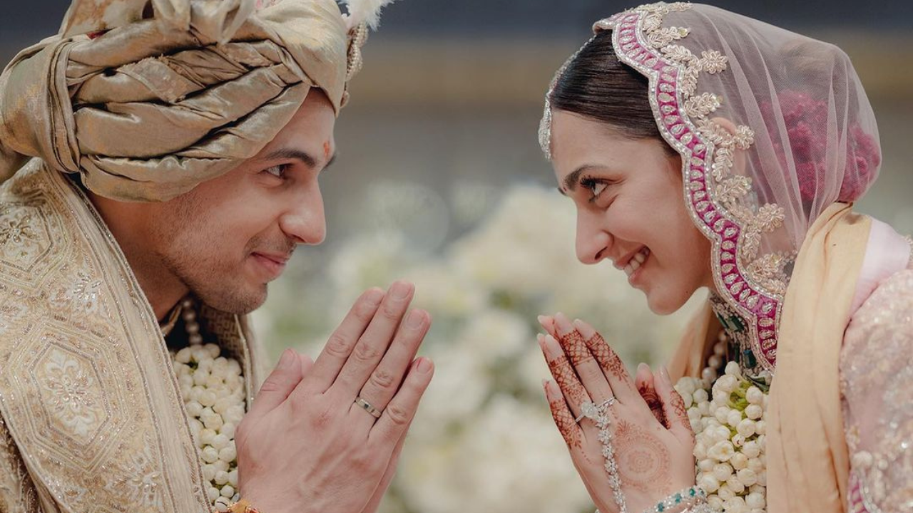 Kiara, Sidharth's wedding was wrapped with personal touches Re-written verse of Ranjha to folded hands pose backstory (1)