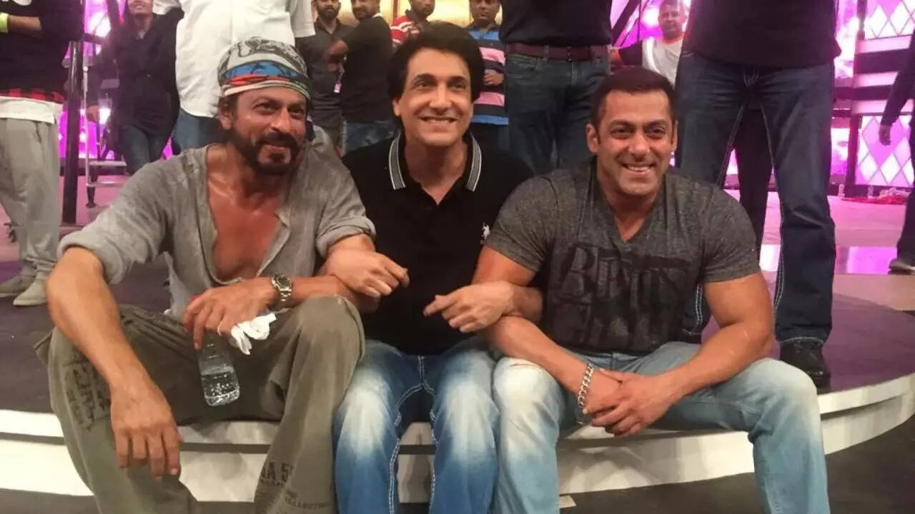 Shah Rukh Khan, Salman Khan's photo breaks the internet