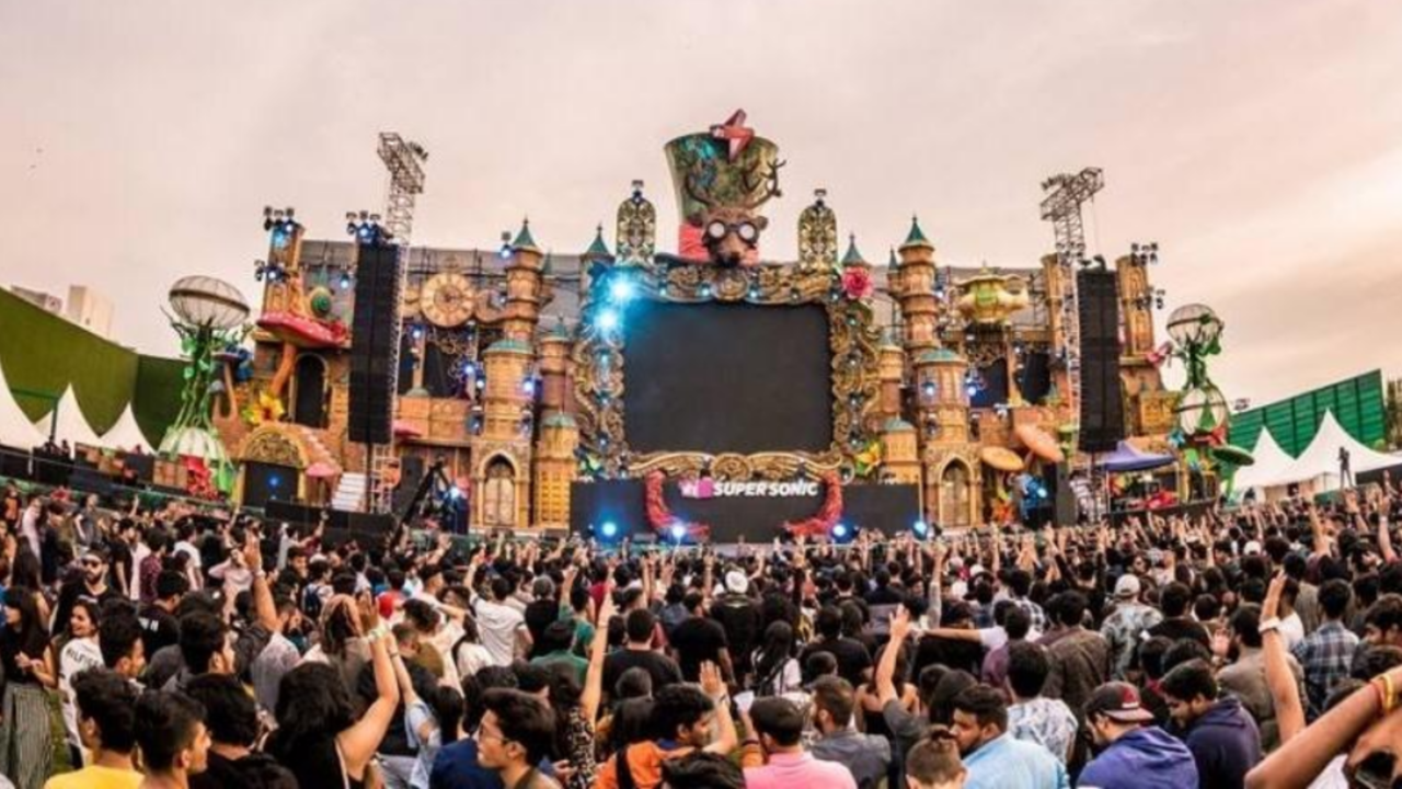 UK’s pop star, Anne-Marie and Afropop superstar CKay say Namaskara from Vh1 Supersonic Mainstage Bengaluru