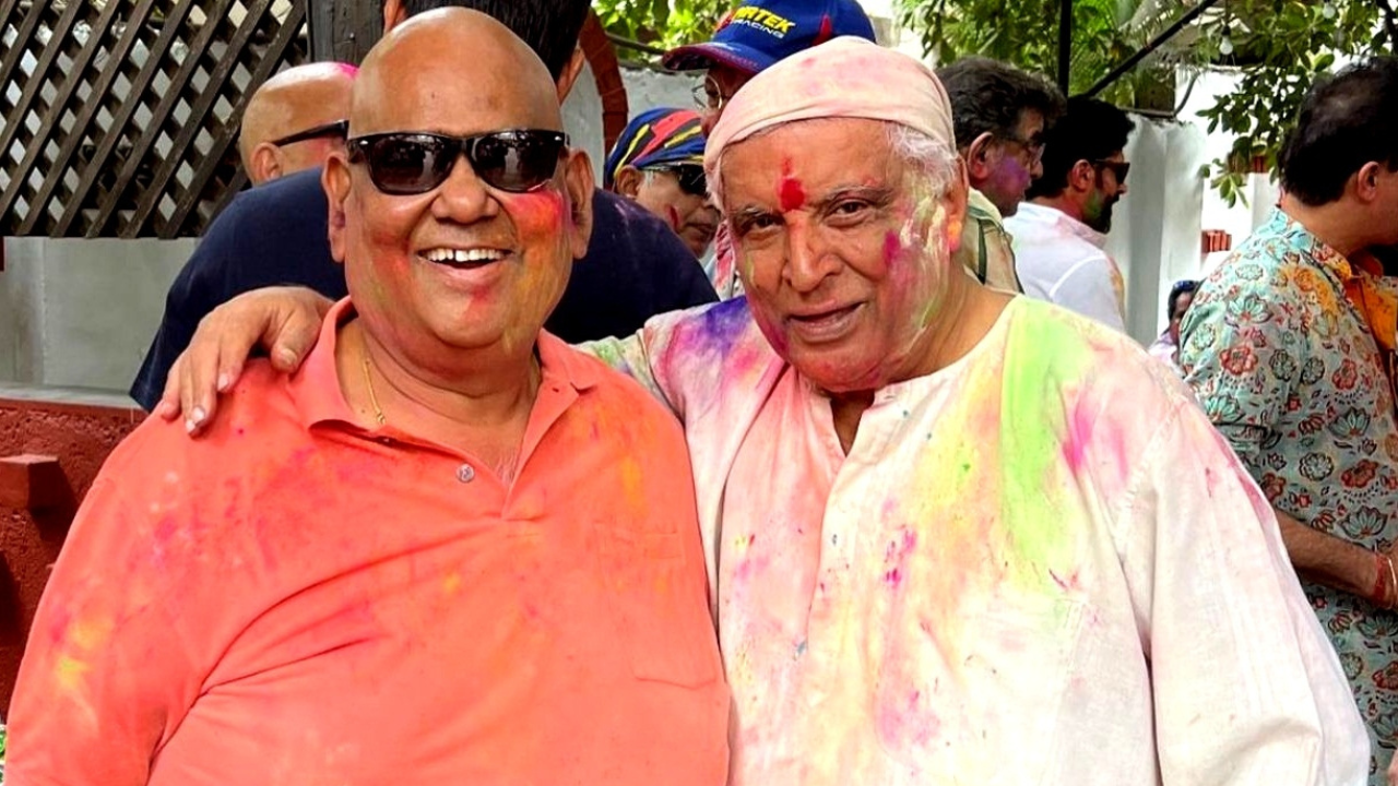 Satish Kaushik, Javed Akhtar