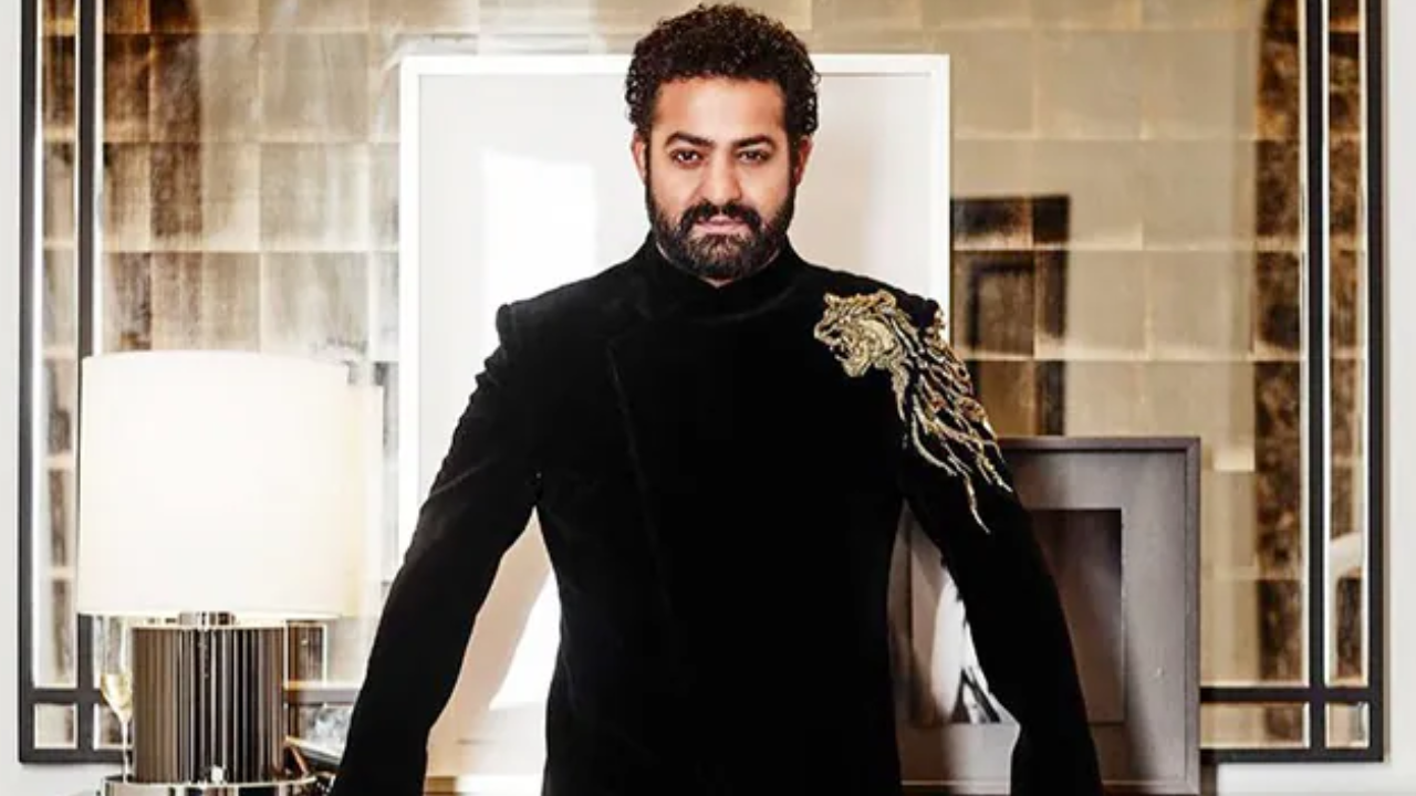 Jr NTR clicks a picture with fan who grabbed him