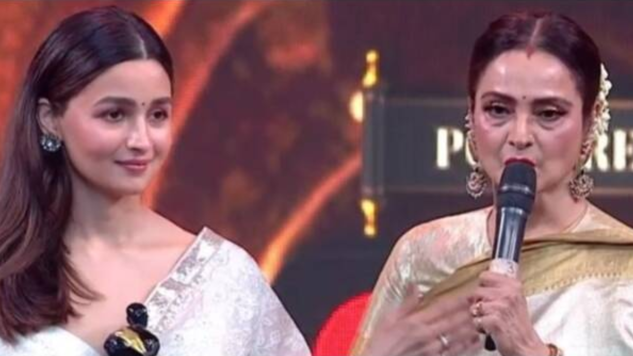 Alia and Rekha at Dadasaheb Phalke International film festival awards