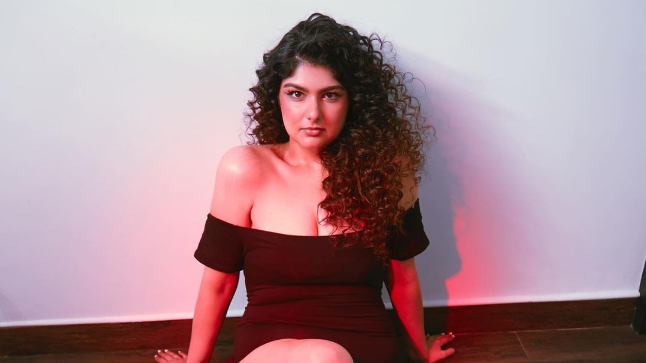 Anshula Kapoor poses in bodysuit