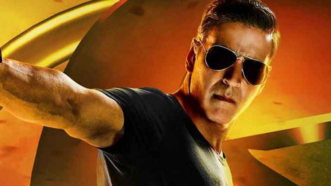 Akshay Kumar sustains knee injury