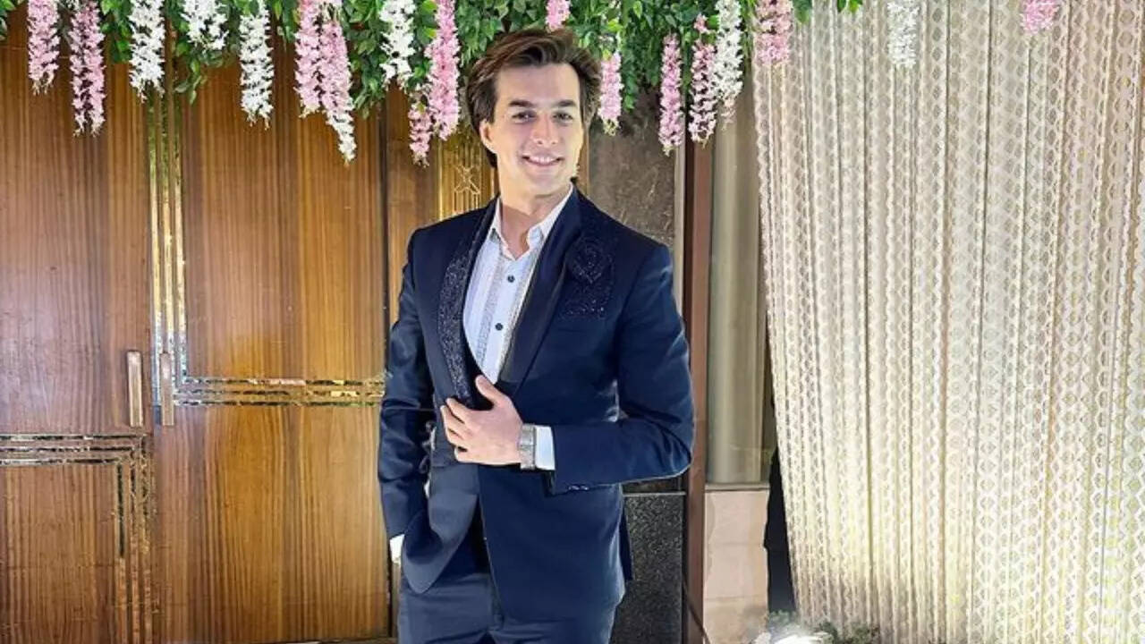 Mohsin Khan celebrates Ramadan with family