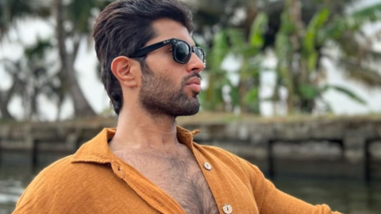 Vijay Deverakonda travels to work in a unique way