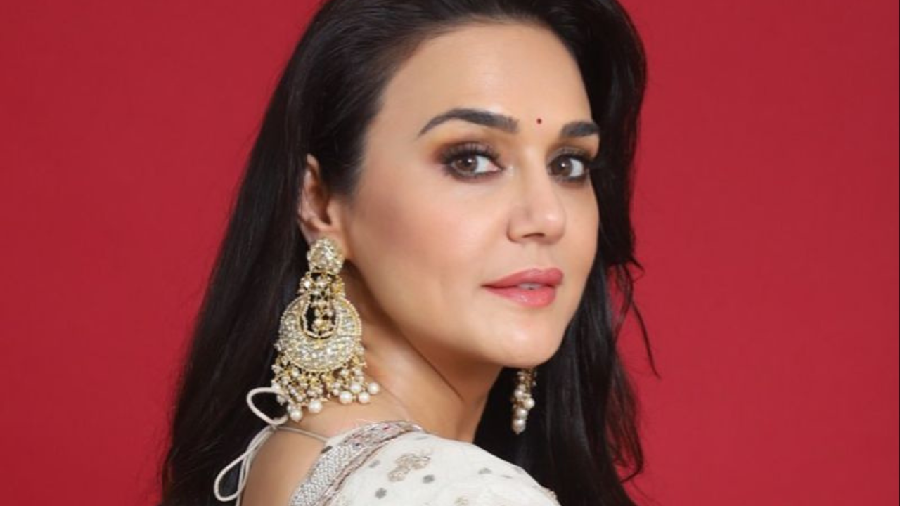 Preity Zinta On Woman Forcibly Kissing Daughter Gia, Specially-Abled Man Chasing Her Car It's Not Funny