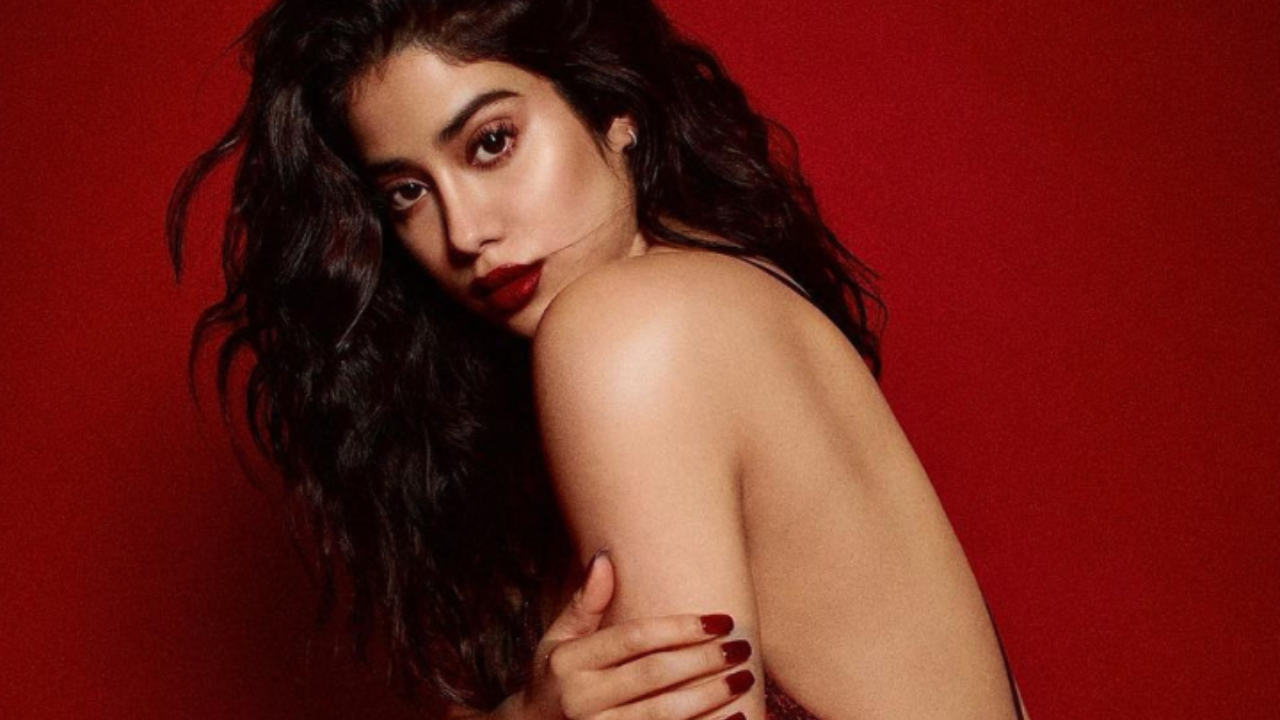 Janhvi Kapoor's bold photos