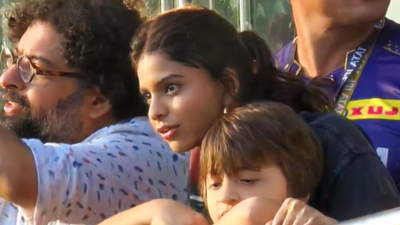 Suhana and AbRam's adorable moment at Wankhede stadium