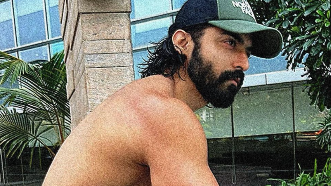 Transformation ALERT! Gurmeet Choudhary Flaunts Toned Abs In Latest Pics. Netizens Call Him 'HOT' 