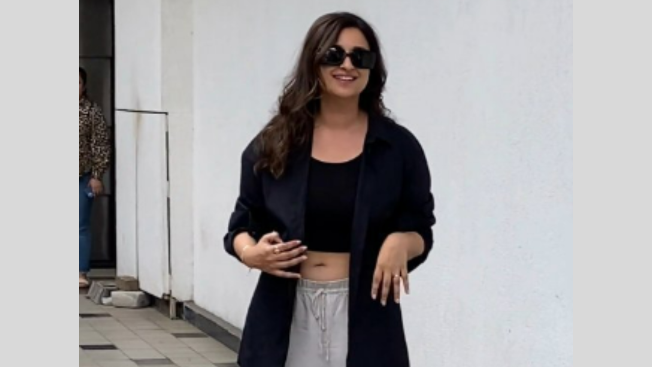 Parineeti flaunts sleek ring